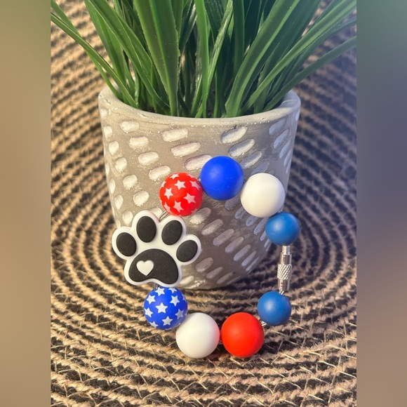 Paw Tumbler Charm - Picture 1 of 1